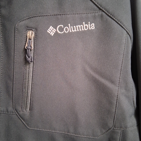 Columbia  Women's Black Jacket   Size L - Picture 4 of 11